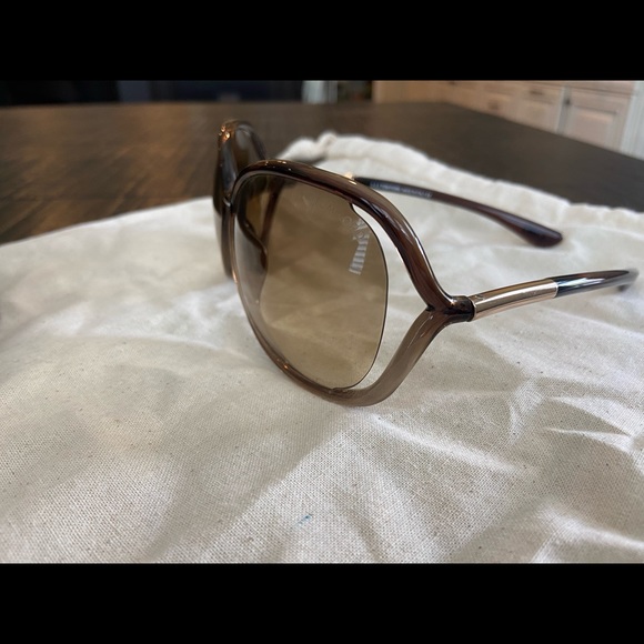 Tom Ford Sunglasses. Jennifer Oval Oversized Frame main image 6